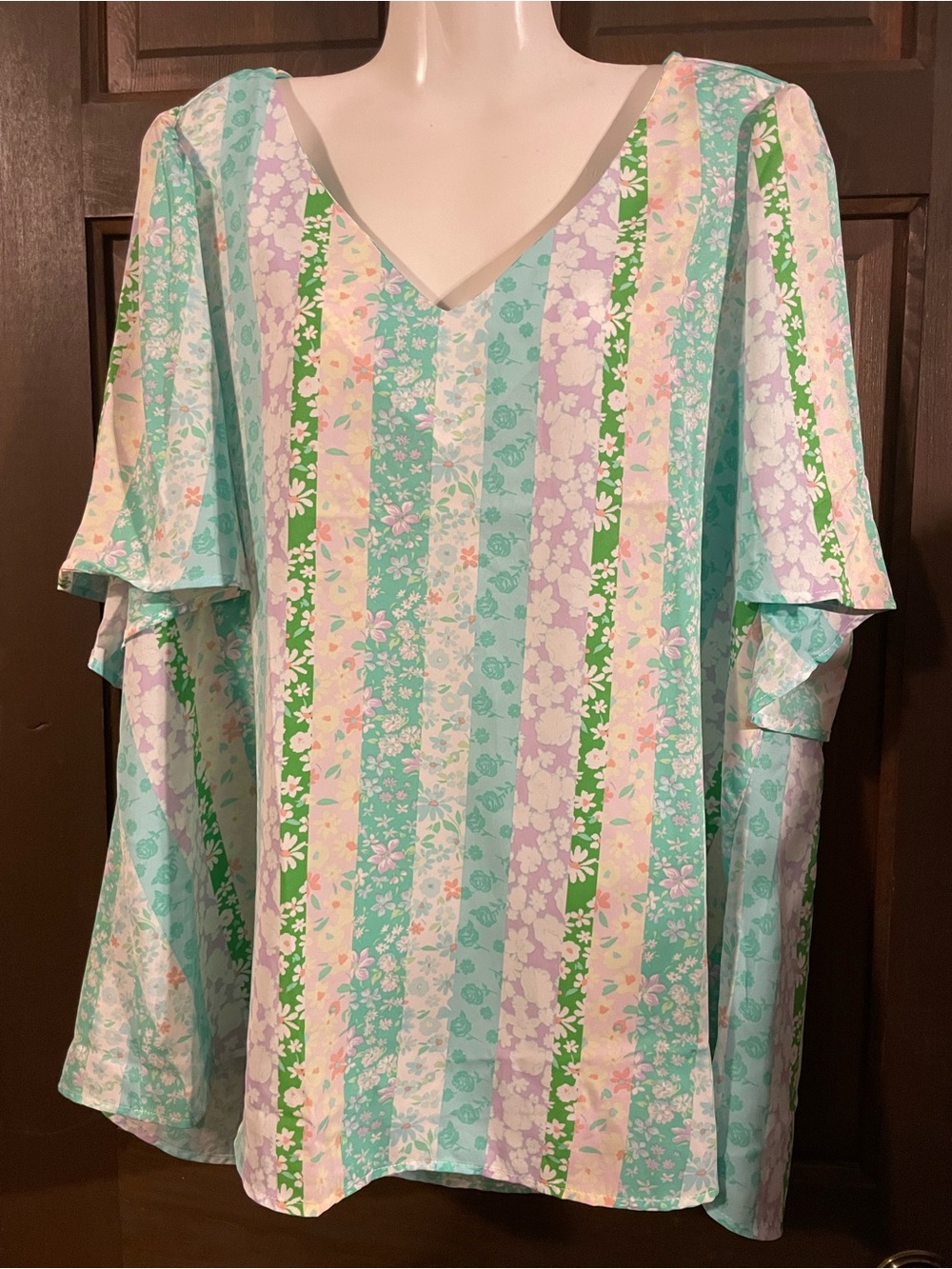 Emily Wonder Pastel Floral Stripe V-Neck Blouse in Mint & Lavender